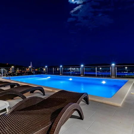 3 Bedroom Amazing In *