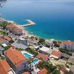 With Sea View I *