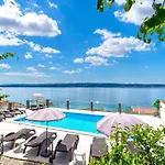 With Sea View I *