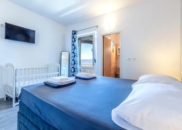 Lejlighed With Sea View I Jesenice (Split-Dalmatia)